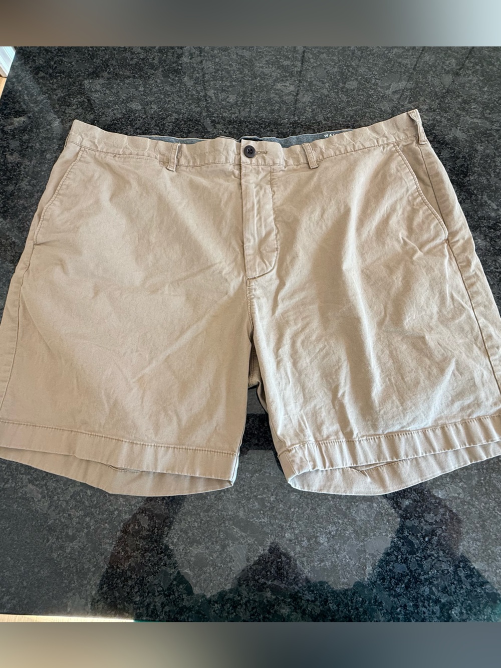 J.Crew khaki chino shorts flat front 7in inseam preppy stretch men’s size 42
